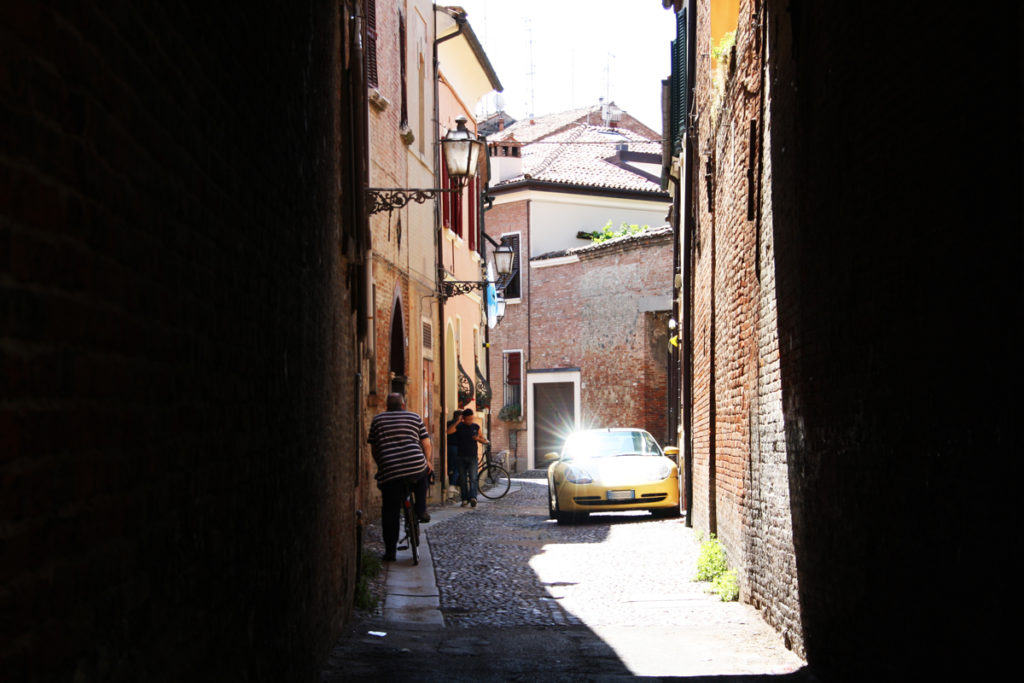 lavori07 1024x683 Metti Ferrara, un giro per il centro storico...