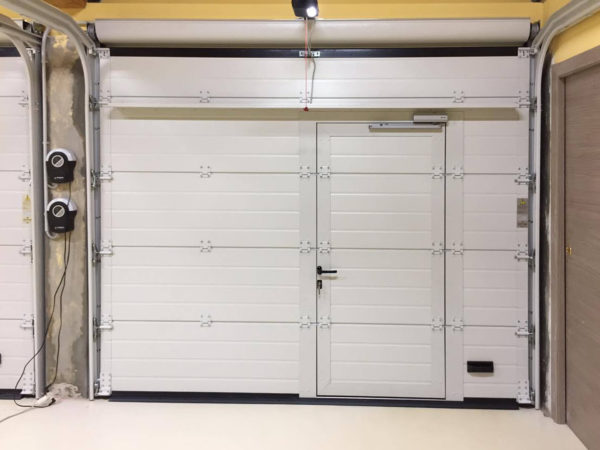 17453644 10207219379597640 257478875 o 600x450 Persus con porta pedonale inserita