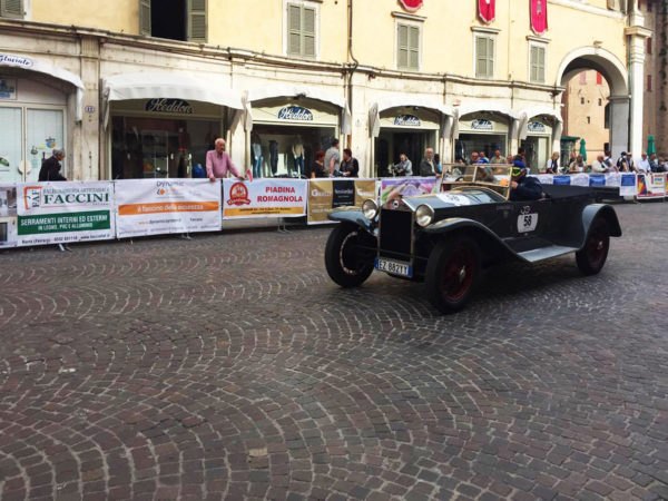 18596512 10212665768549935 1718186463 o 600x450 Ferrara saluta la 1000 Miglia