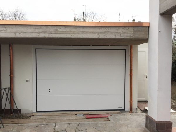 IMG 1498 600x450 Nuovo garage, classico Fascino della Sicurezza!