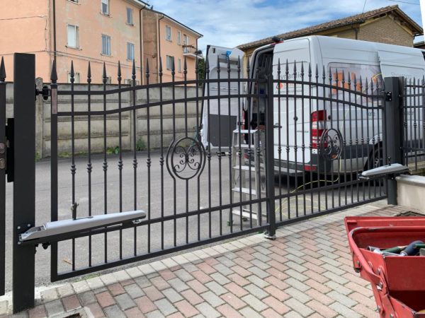 WhatsApp Image 2019 06 14 at 16.43.55 600x450 Cancelli Wisniowski linea Lux : una scelta di carattere.