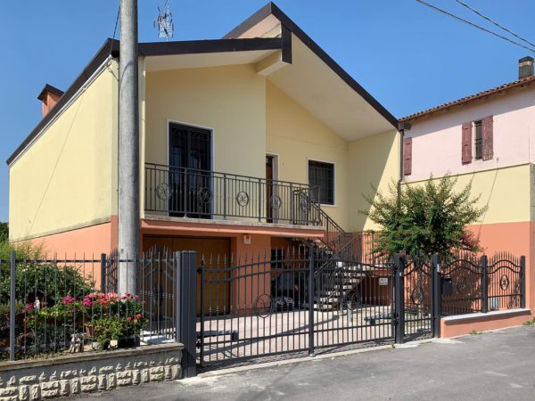 WhatsApp Image 2019 07 04 at 16.45.19 600x450 Cancelli Wisniowski linea Lux : una scelta di carattere.
