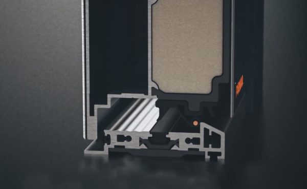 1 600x369 Pirnar CarbonCore: il vestito perfetto per lingresso di casa.
