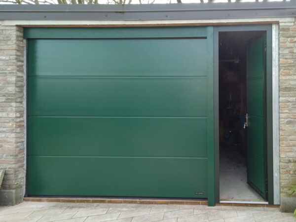 23ewdsf 600x450 Portone sezionale e porta pedonale: Sicurezza al 100%